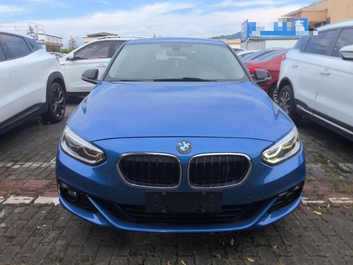 1 Series 2018 118i Sport photo 2