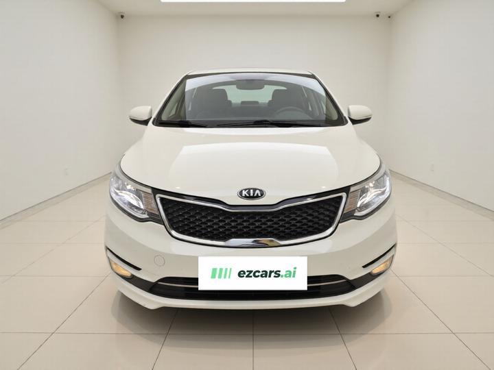 K2 2015 Sedan 1.4L MT GLS photo 2