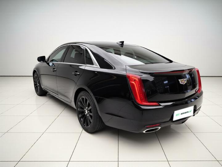 XTS 2018 28T Tech photo 4