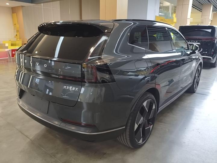 XC70 Hybrid 2026 AWD Extended Range Ultra photo 4