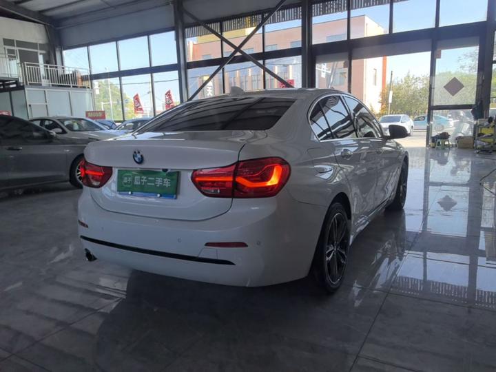 1 Series 2017 118i Sport photo 4