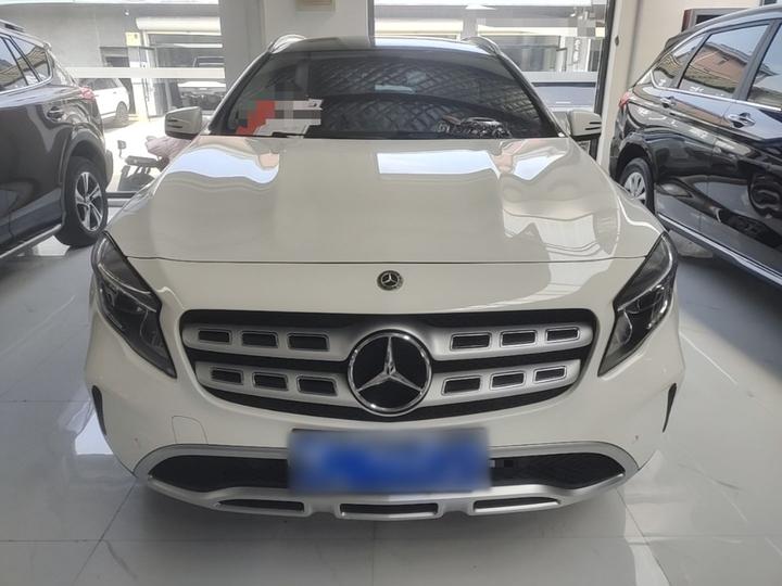 GLA 2017 GLA 200 Dynamic photo 2