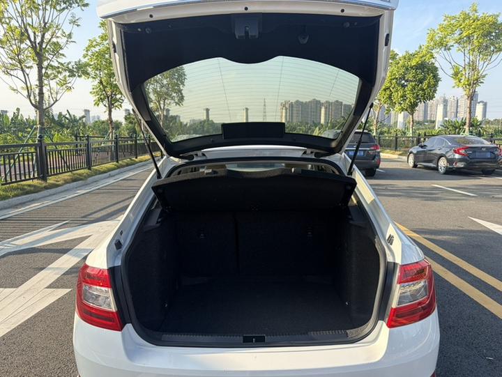 Octavia 2017 1.6L AT photo 8