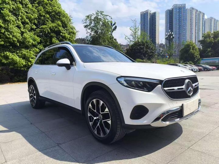 GLC 2023 GLC 260 L 4MATIC Dynamic 5-Seater photo 2