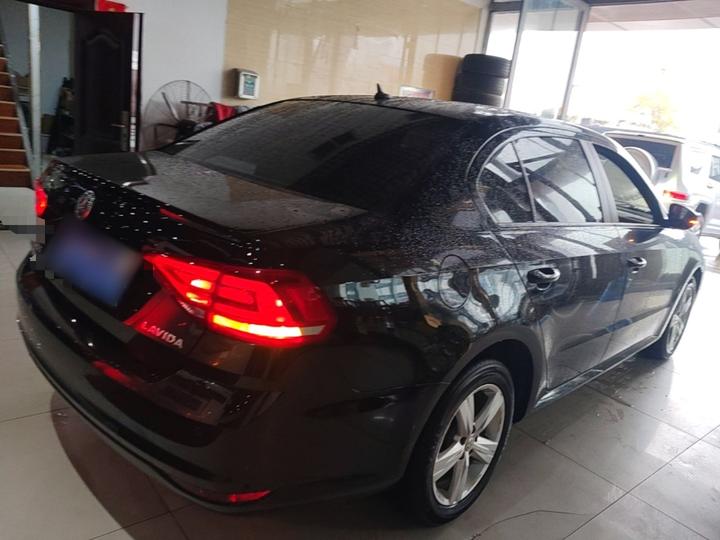 Lavida 2017 1.6L AT photo 6
