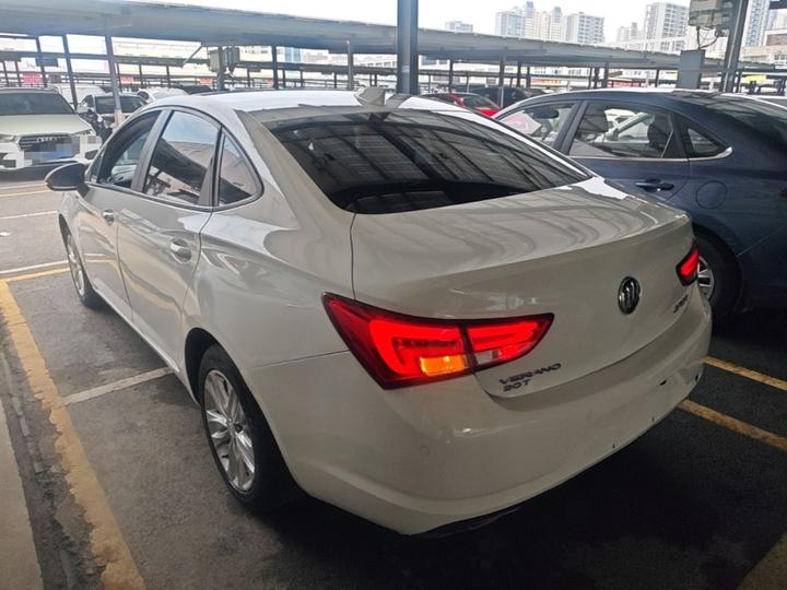 Verano 2018 Sedan 20T DCT Leading photo 4