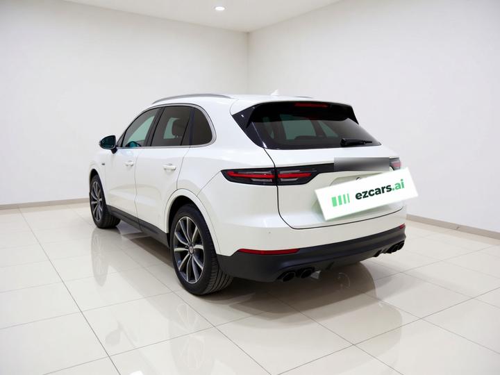 2022 Cayenne 3.0T Platinum photo 4