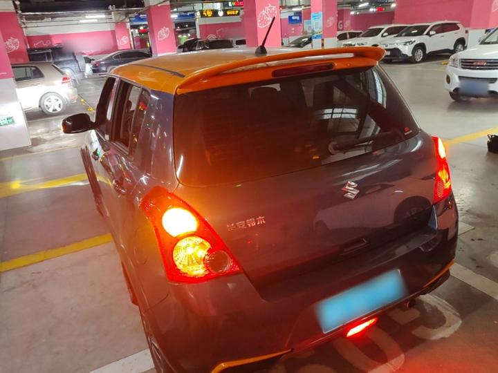 Swift 2016 1.5L AT Fashion photo 4