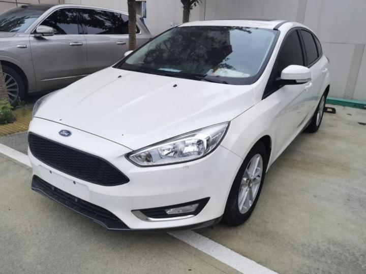 Focus 2015 Hatchback EcoBoost 125 MT