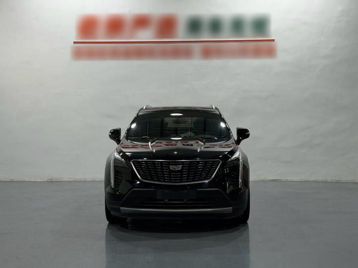 XT4 2018 28T RWD Leading photo 2