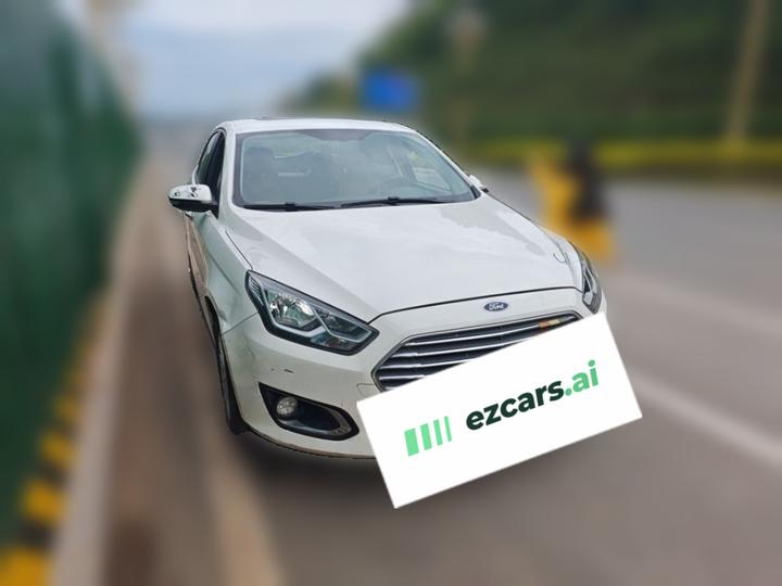 Escort 2017 1.5L MT Comfort photo 3