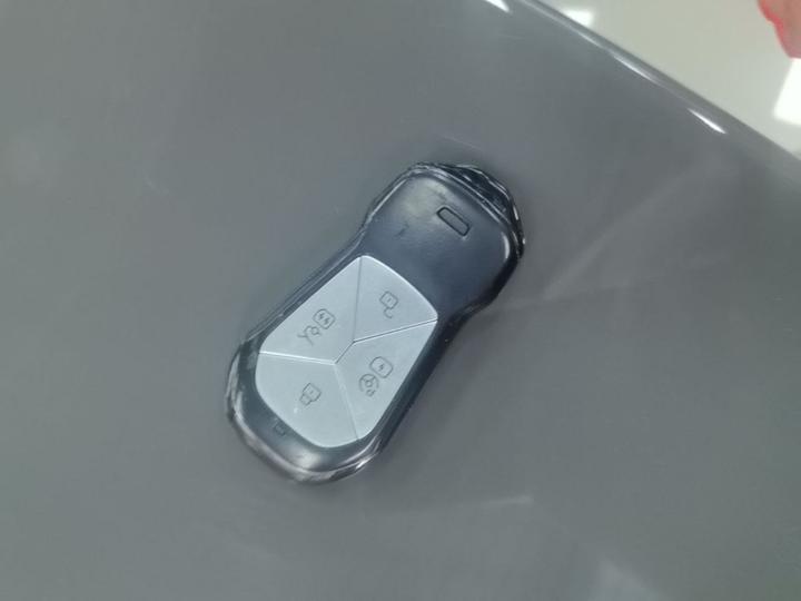 P7 2023 P7i 702 Pro photo 8