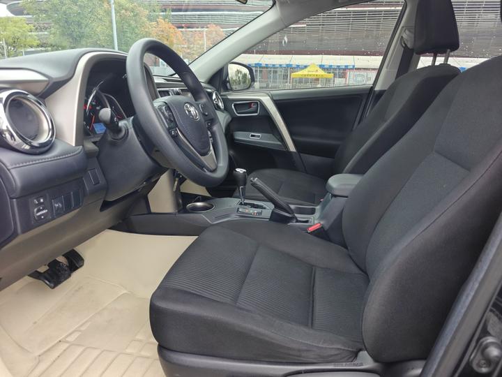 RAV4 2015 2.0L CVT RWD photo 7