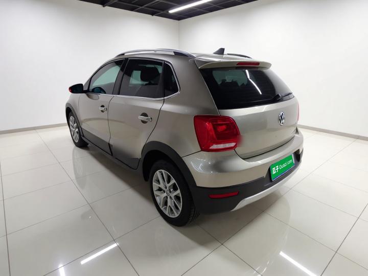 2016 1.4L Cross Polo AT photo 4