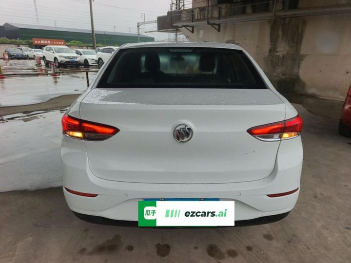 Excelle 2021 Facelift Classic 1.5L AT Elite photo 3