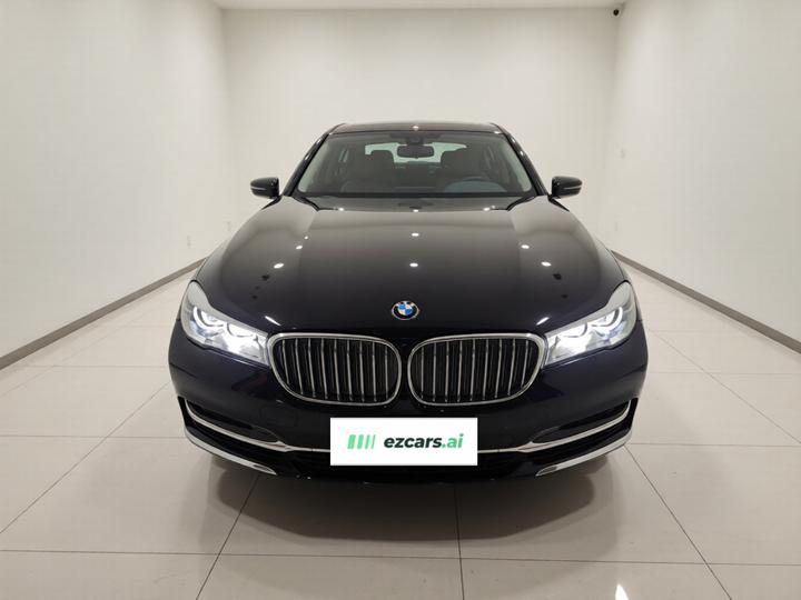 7 Series 2018 730Li Leading Excellence photo 2