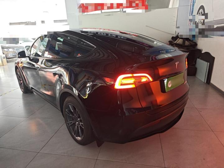 Model Y 2023 RWD photo 4