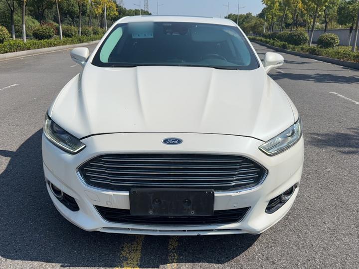 Mondeo 2013 2.0L GTDi240 Flagship photo 2