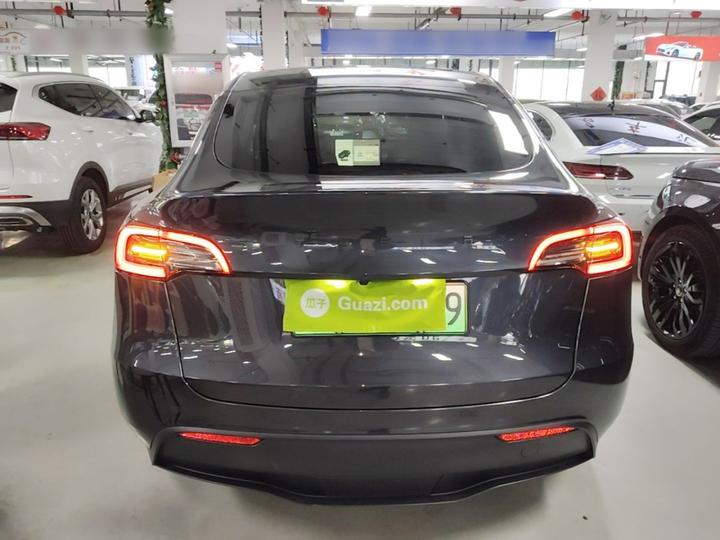 Model Y 2024 RWD photo 5