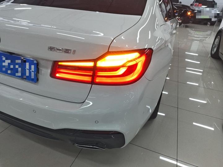 5 Series Imported 2019 Facelift 525i M Sport Package photo 7