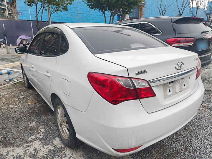 Dynamic 2015 1.6L AT Comfort photo 4