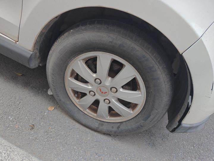Wuling Hongguang 2014 1.5L S Luxury photo 8
