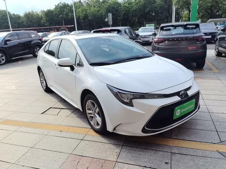 Levin 2022 185T CVT Luxury photo 3