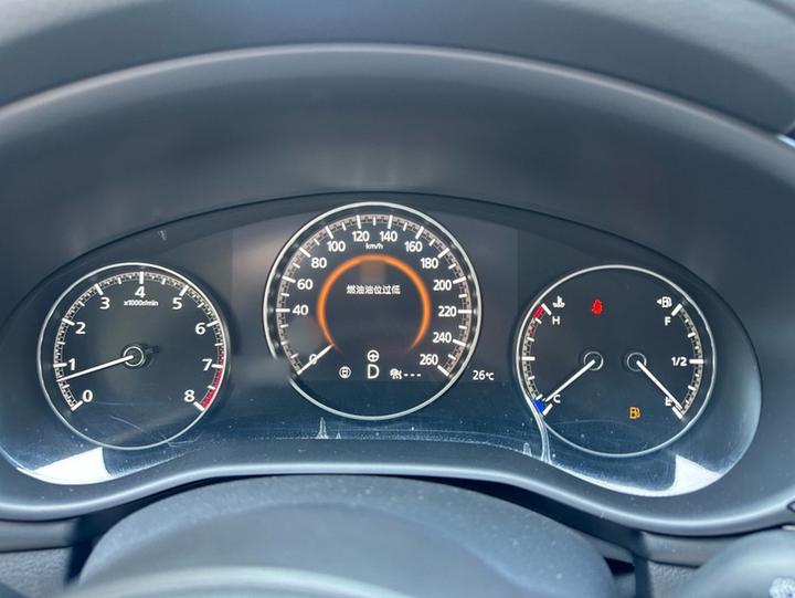 3 Axela 2023 2.0L AT photo 3