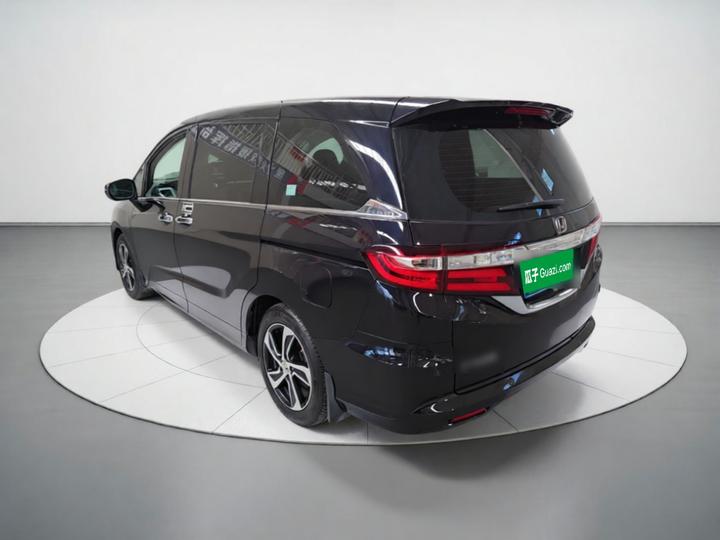 Odyssey 2015 Facelift 2.4L Luxury photo 4