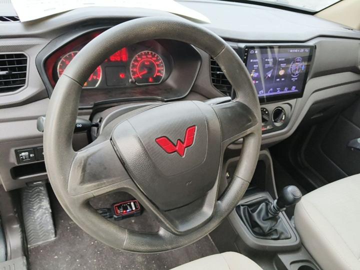 Wuling Hongguang V 2022 1.5L LAR photo 6