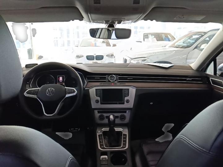 2017 380TSI RWD photo 5