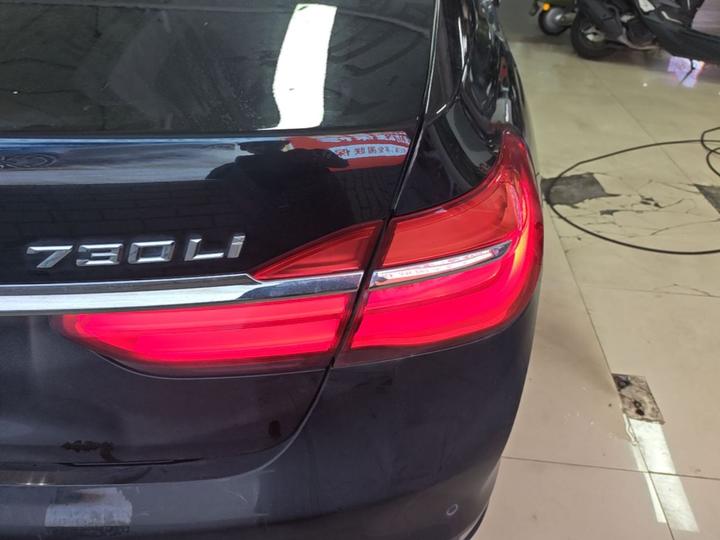 7 Series 2018 730Li Leading Excellence photo 7