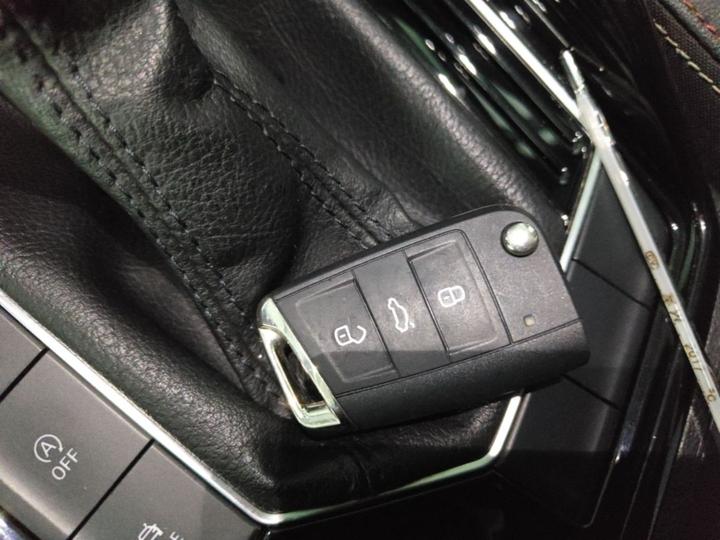 Tayron 2020 330TSI RWD Luxury Connected photo 8