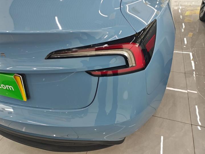Model 3 2023 RWD photo 7