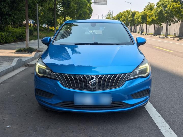 Verano 2016 Hatchback 15S AT Leading photo 2