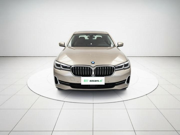 5 Series 2022 Facelift 530Li Exclusive Luxury photo 2