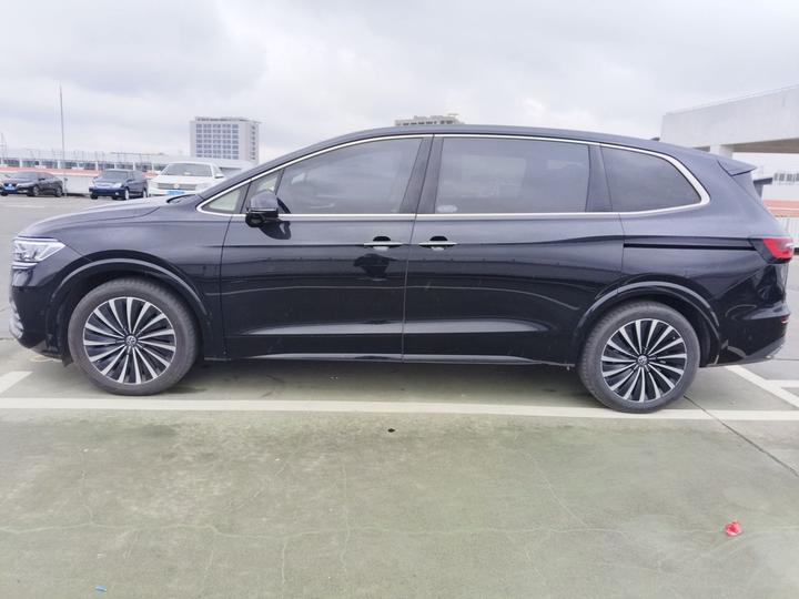 Viloran 2024 380TSI Premium photo 3