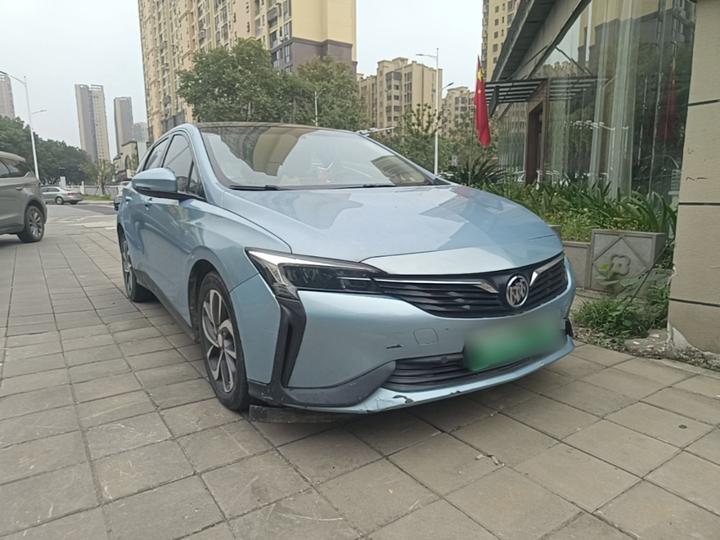 6 2020 PHEV photo 3