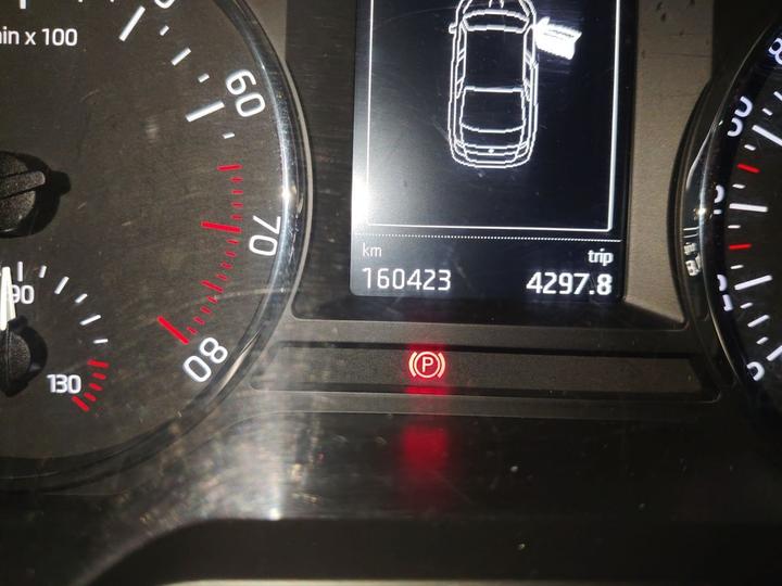 Octavia 2016 1.6L MT photo 2