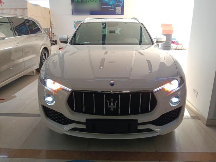 Levante 2016 3.0T Standard photo 2