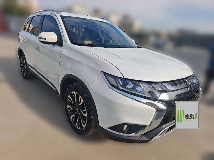Outlander 2020 2.4L AWD Enjoy 5-Seater photo 3