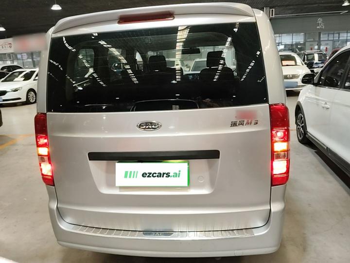 Refine M3 2018 1.6L 7-Seater photo 5