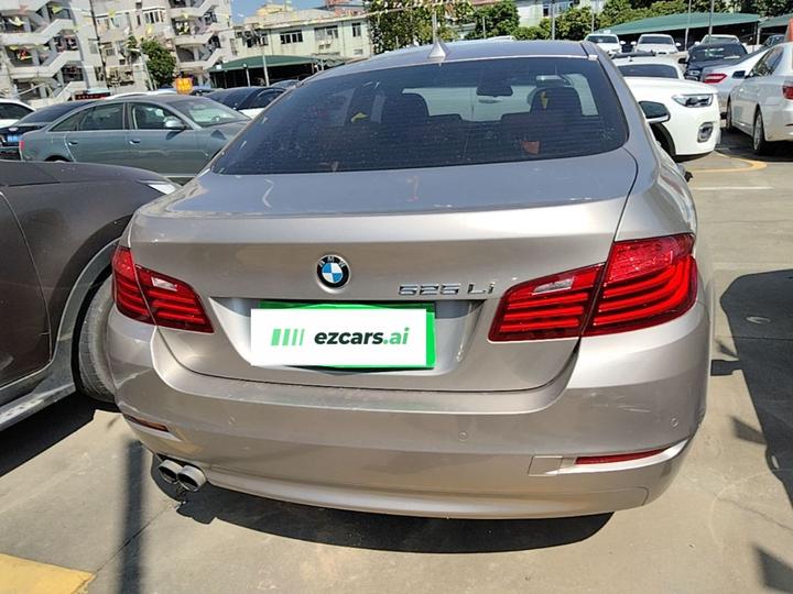 5 Series 2017 525Li Leading photo 5