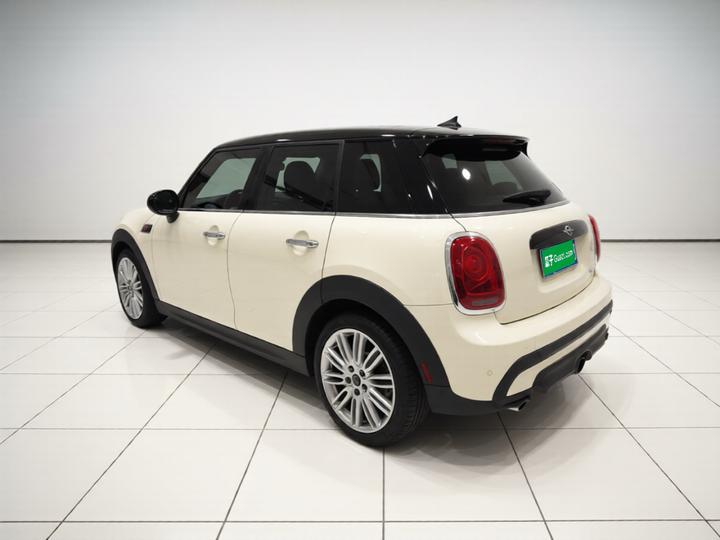 2022 1.5T COOPER Classic 5-Door photo 4