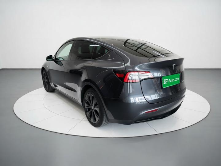 Model Y 2024 RWD photo 4