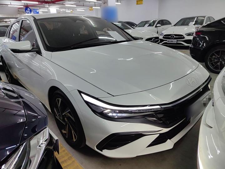Elantra 2023 1.5L CVT LUX Premium photo 3