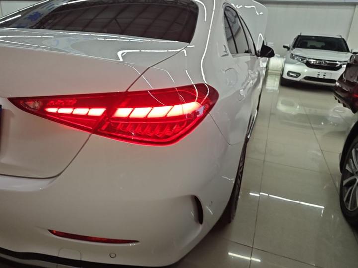 C-Class 2025 C 260 L Sport photo 7