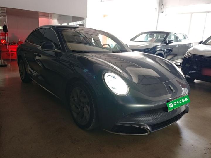 2022 555km Premium photo 3