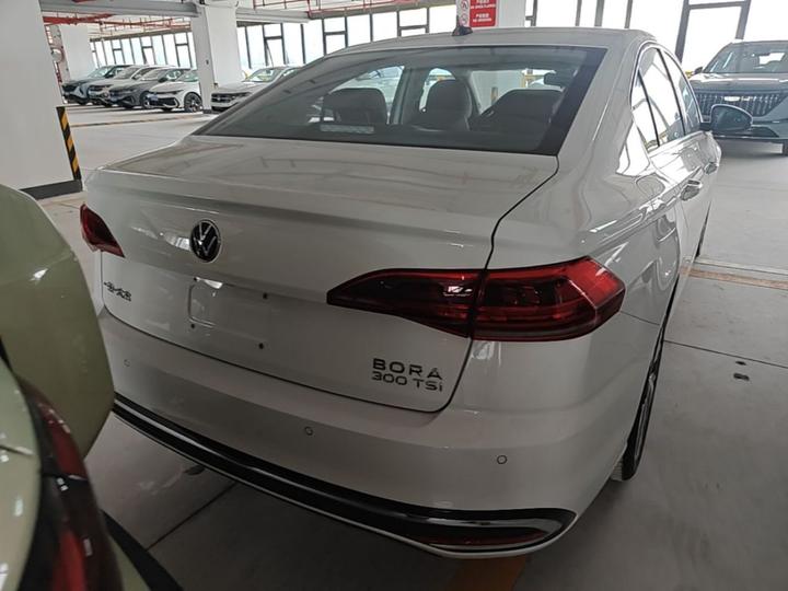 Bora 2024 300TSI DSG photo 3