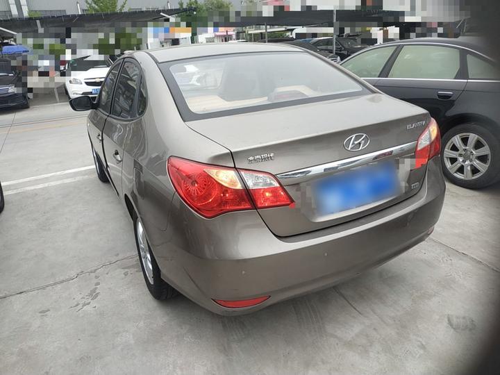 Dynamic 2015 1.6L AT Comfort photo 4